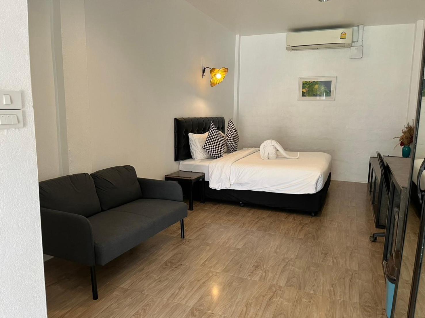 The Warehouse Chiang Mai Otel Dış mekan fotoğraf